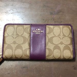 Coach accordion zip wallet